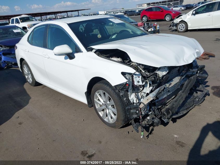 2020 TOYOTA CAMRY LE - 4T1L11AK7LU932396