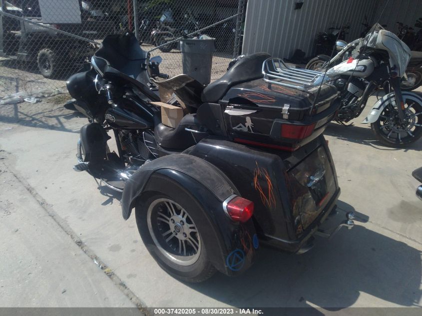 2013 HARLEY-DAVIDSON FLHTCUTG TRI GLIDE ULTRA CLASSIC 1HD1MAM11DB850312