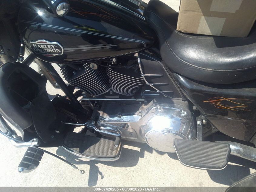 2013 HARLEY-DAVIDSON FLHTCUTG TRI GLIDE ULTRA CLASSIC 1HD1MAM11DB850312