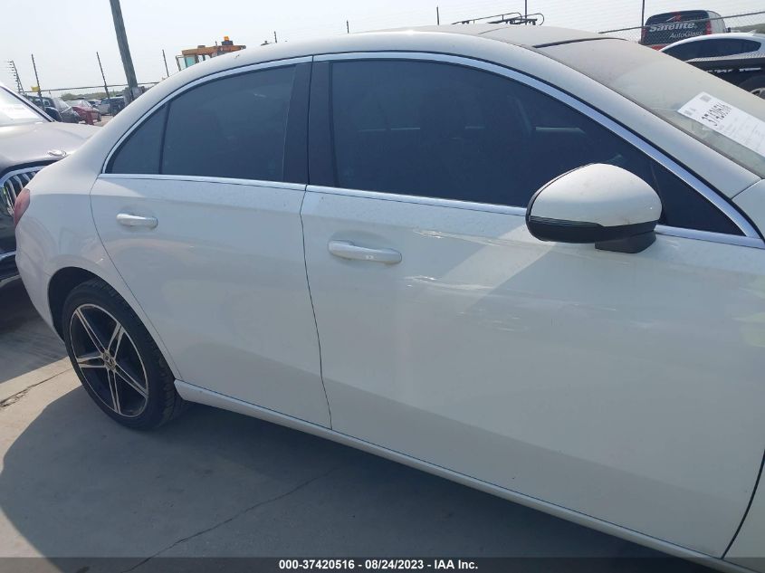 2019 MERCEDES-BENZ A 220 WDD3G4EB8KW005415