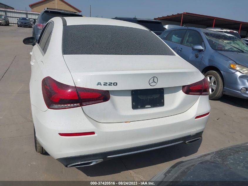 2019 MERCEDES-BENZ A 220 WDD3G4EB8KW005415