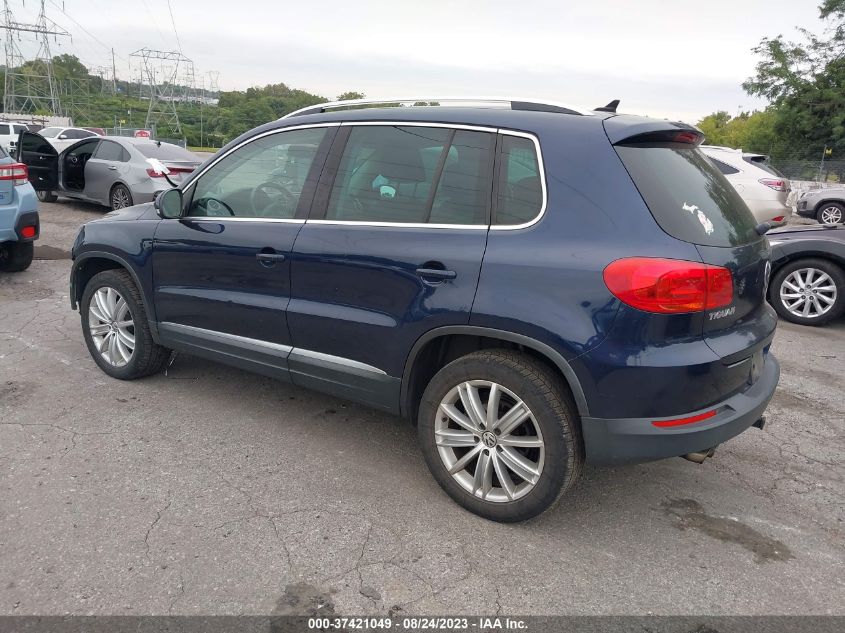 2013 VOLKSWAGEN TIGUAN SE W/SUNROOF & NAV - WVGBV7AX0DW522883