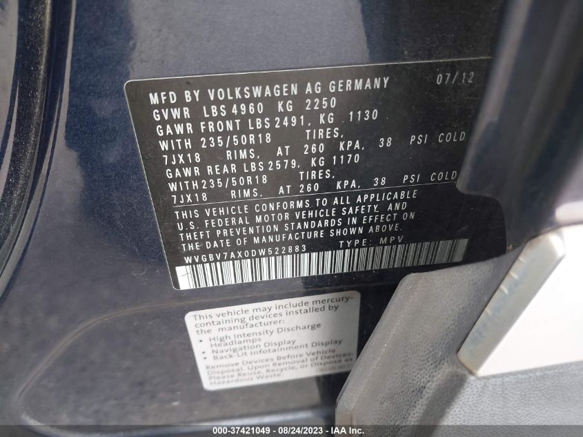 2013 VOLKSWAGEN TIGUAN SE W/SUNROOF & NAV - WVGBV7AX0DW522883