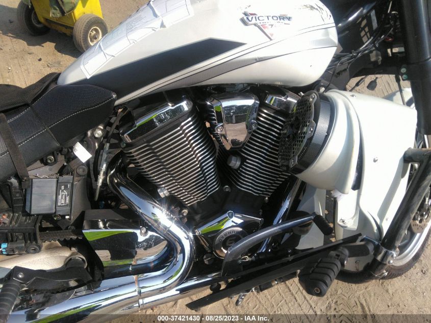 2016 VICTORY MOTORCYCLES MAGNUM 5VPYW36N5G3055690