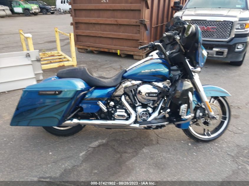 2014 HARLEY-DAVIDSON FLHX STREET GLIDE - 1HD1KBM16EB604689