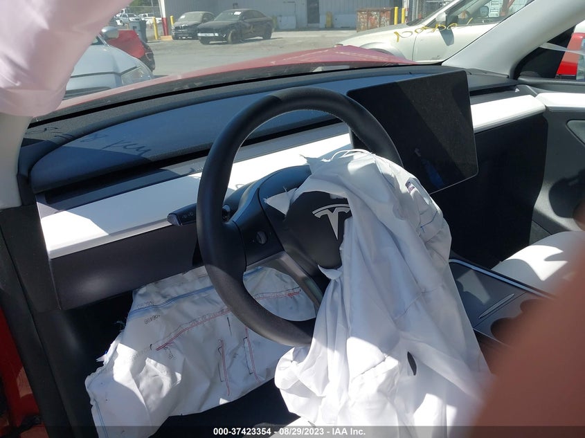 VIN 7SAYGAEE7NF521138 2022 TESLA MODEL Y