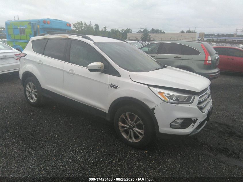 2017 FORD ESCAPE SE - 1FMCU9GD9HUC83335