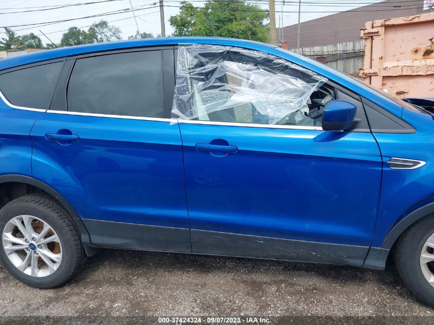 2017 FORD ESCAPE SE - 1FMCU0GD2HUC09475