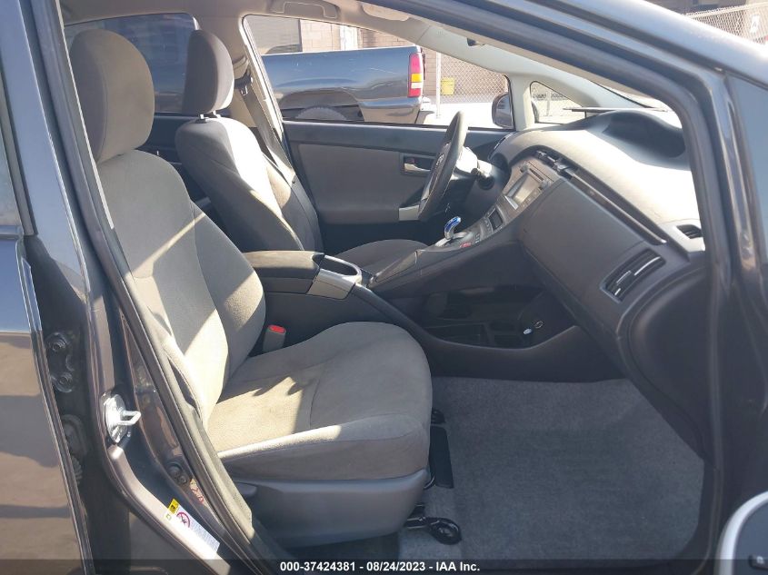 2015 TOYOTA PRIUS FOUR - JTDKN3DU6F1982600