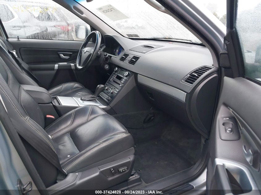 2014 VOLVO XC90 R-DESIGN - YV4952CT3E1690772