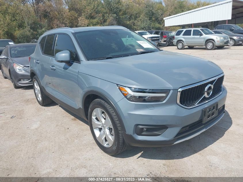 YV4162UK9M2572671 VOLVO XC40 MOMENTUM 2021