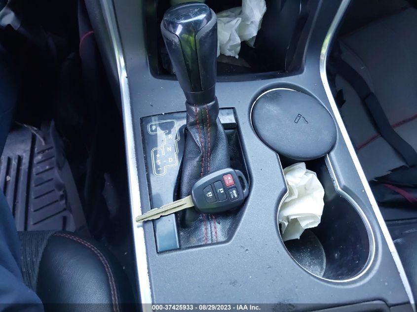 2015 TOYOTA CAMRY SE - 4T1BF1FK7FU067035