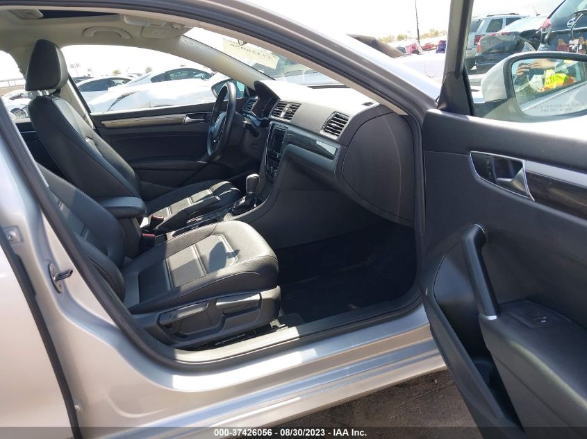 2017 VOLKSWAGEN PASSAT 1.8T SE - 1VWBT7A38HC037998