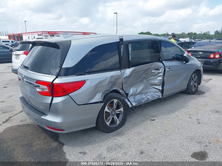VIN 5FNRL6H82JB077516 2018 HONDA ODYSSEY TOURING