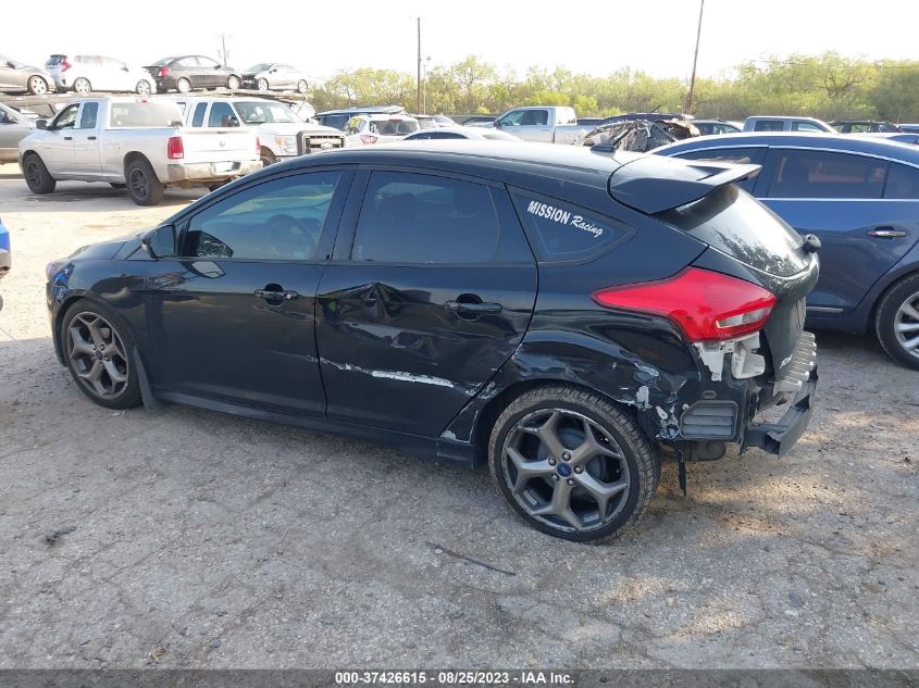 2016 FORD FOCUS SE - 1FADP3K24GL239319