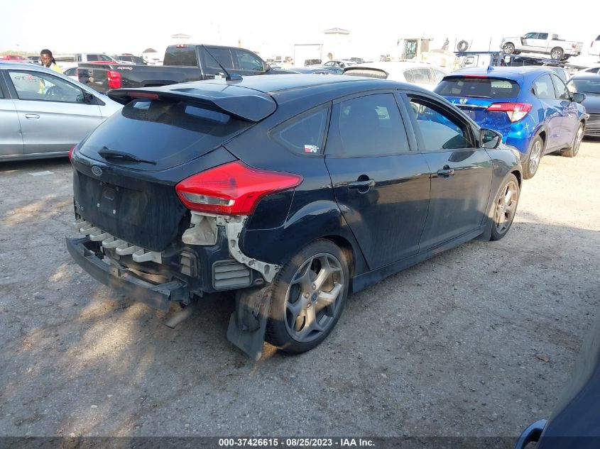 2016 FORD FOCUS SE - 1FADP3K24GL239319