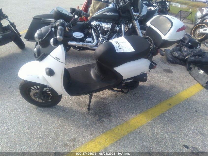 VIN LL0TCAPE4NG003791 2022 YNGF 49CC SCOOTER