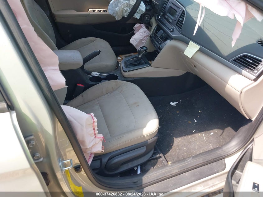 VIN 5NPD74LF9HH185894 2017 HYUNDAI ELANTRA SE