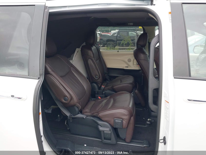 VIN 5TDESKFC3NS056449 2022 TOYOTA SIENNA PLATINUM