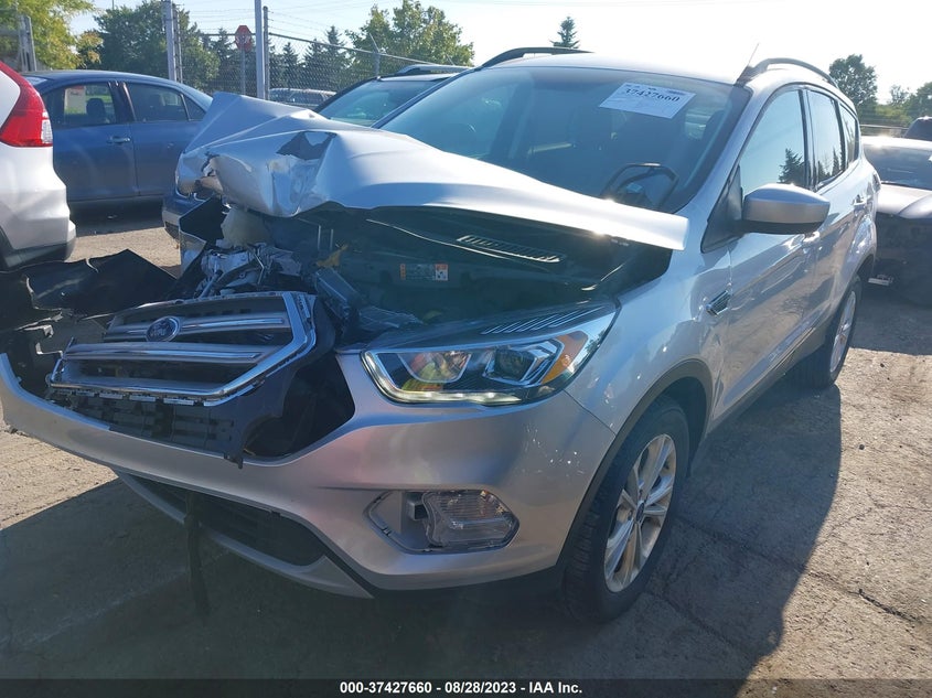 VIN 1FMCU9GD5HUC23049 2017 FORD ESCAPE SE