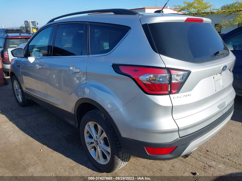 VIN 1FMCU9GD5HUC23049 2017 FORD ESCAPE SE