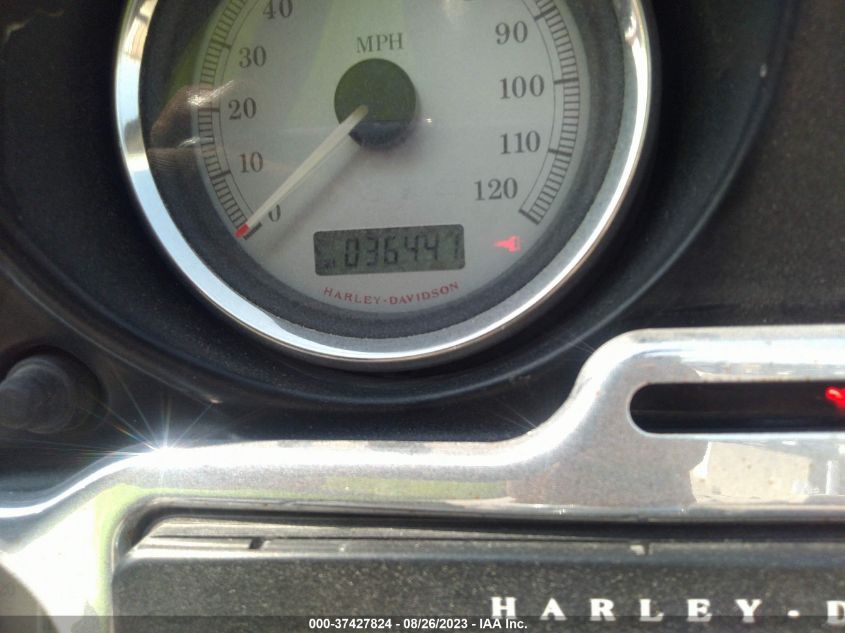 2009 HARLEY-DAVIDSON FLHX - 1HD1KB4189Y657753