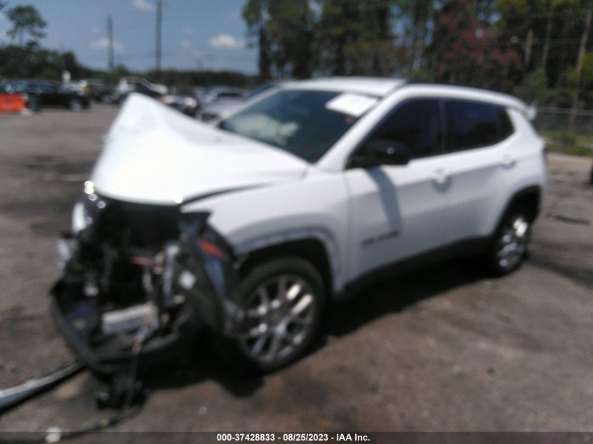VIN 3C4NJDFB0NT195305 2022 JEEP COMPASS LATITUDE LUX