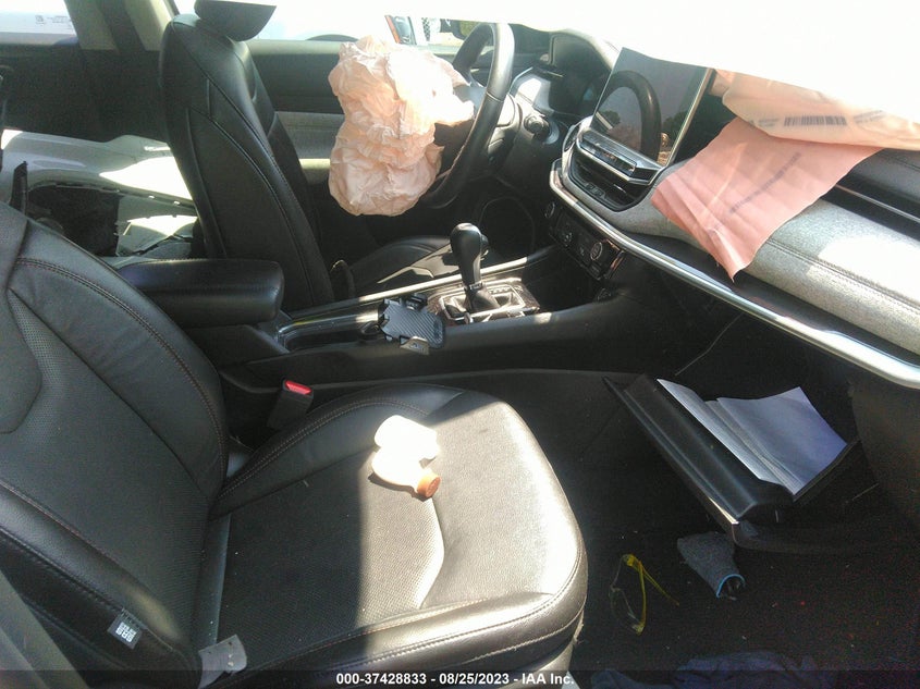 VIN 3C4NJDFB0NT195305 2022 JEEP COMPASS LATITUDE LUX