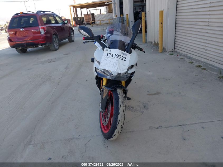 2018 DUCATI SUPERSPORT - ZDMVABDS8JB004091