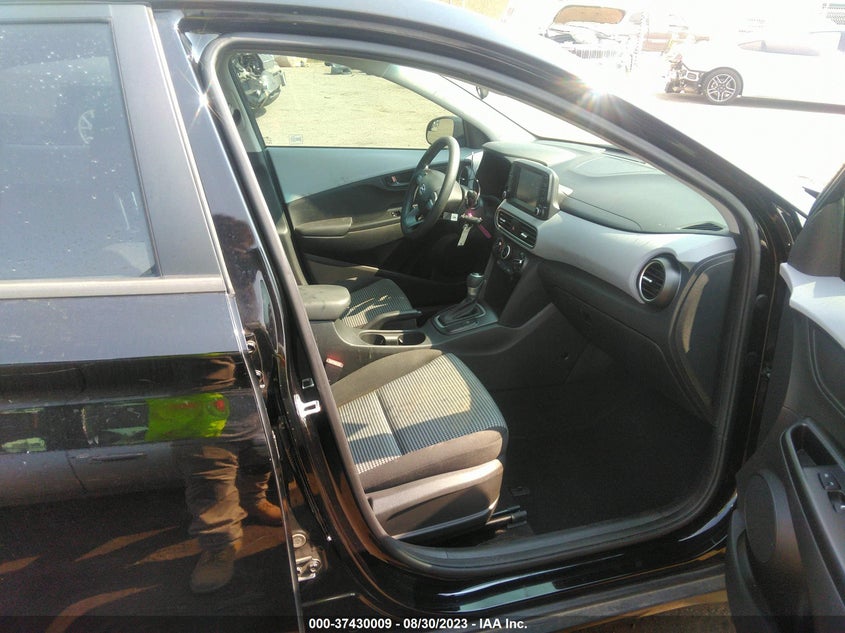 VIN KM8K12AA6MU635646 2021 HYUNDAI KONA SE