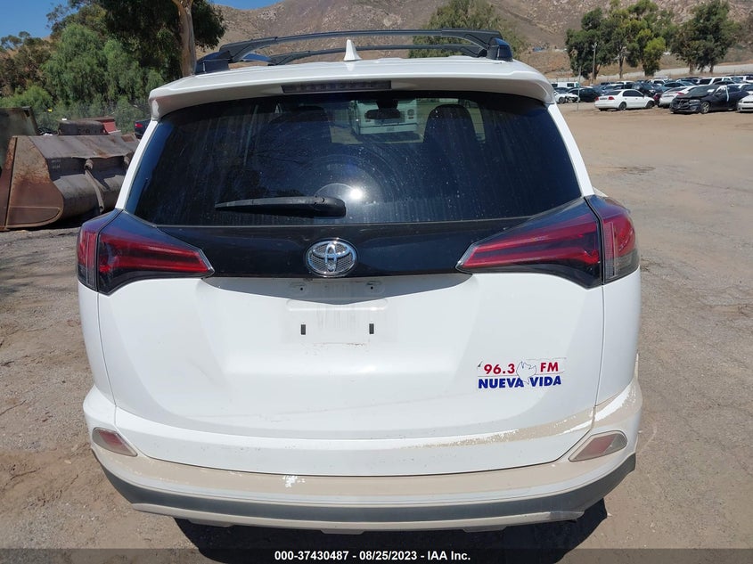 VIN 2T3RFREV7JW832916 2018 TOYOTA RAV4 XLE/ADVENTURE