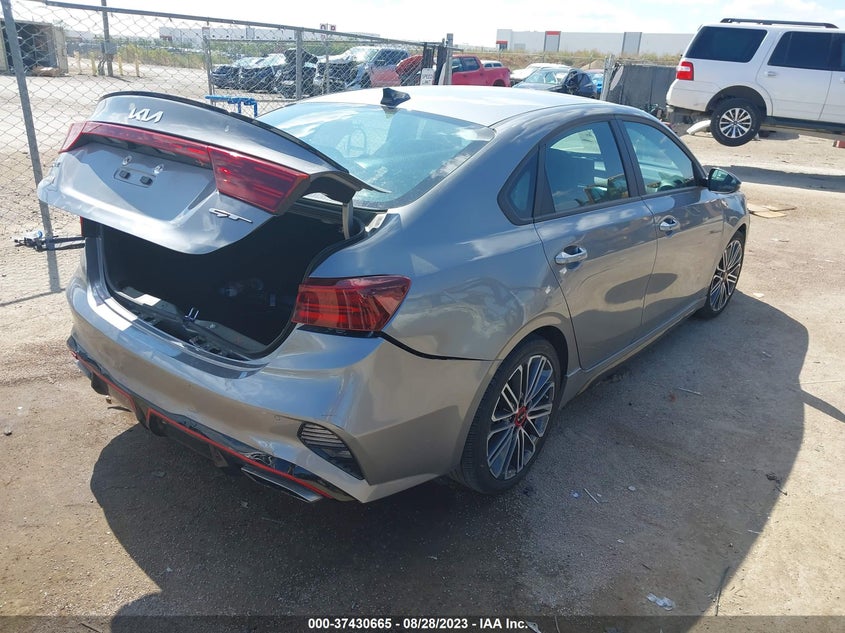 VIN 3KPF44AC9NE413385 2022 KIA FORTE GT