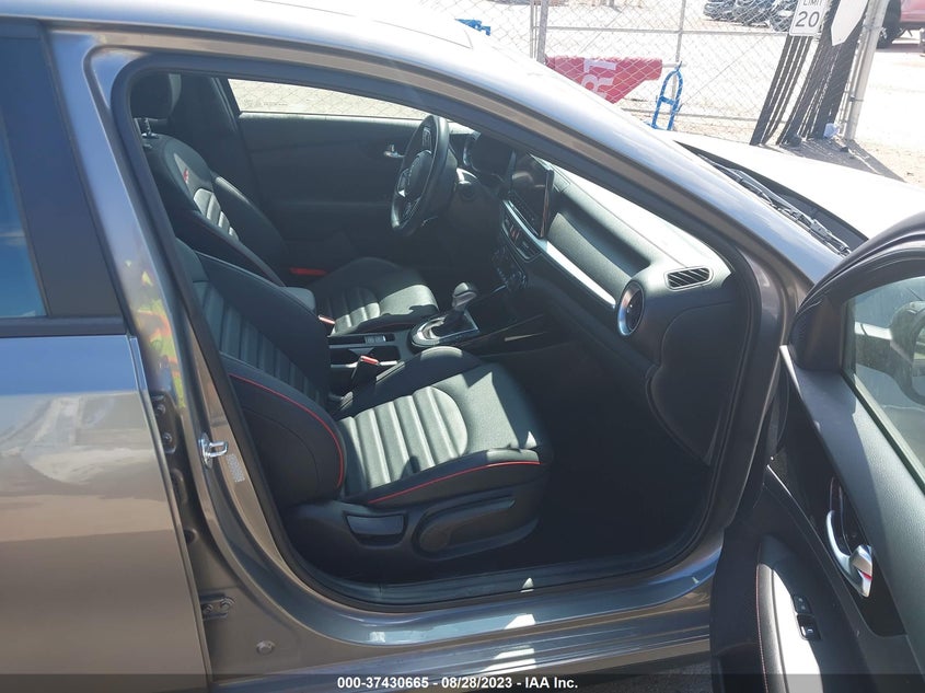 VIN 3KPF44AC9NE413385 2022 KIA FORTE GT