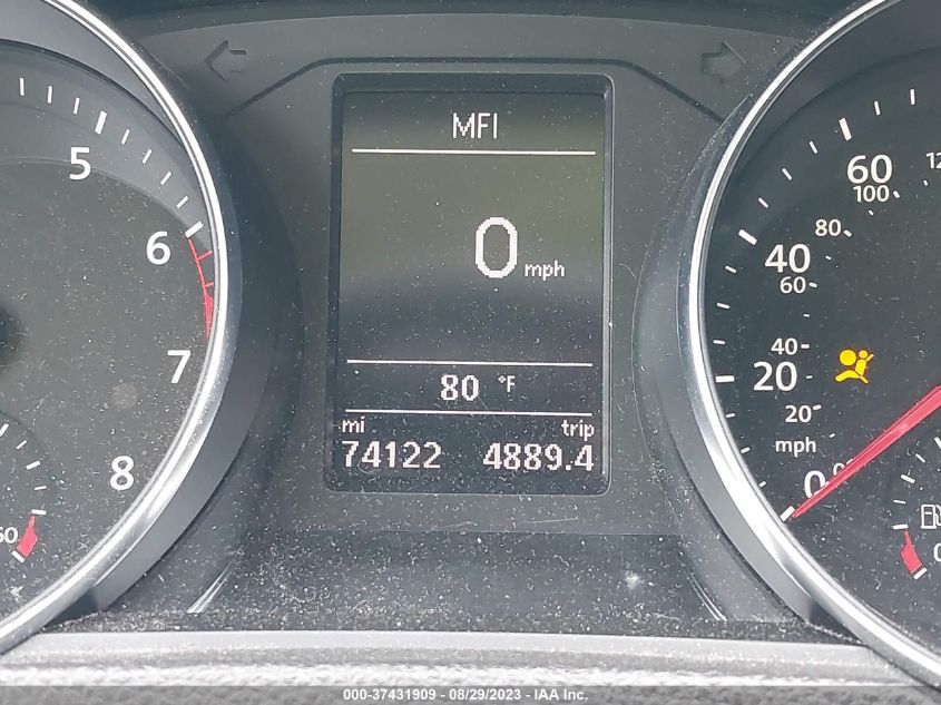 2016 VOLKSWAGEN PASSAT SE - 1VWBT7A33GC011324