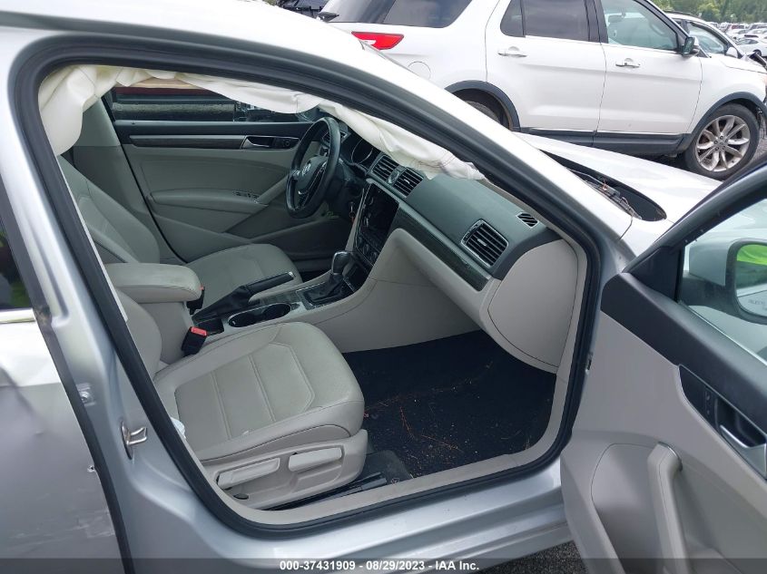 2016 VOLKSWAGEN PASSAT SE - 1VWBT7A33GC011324