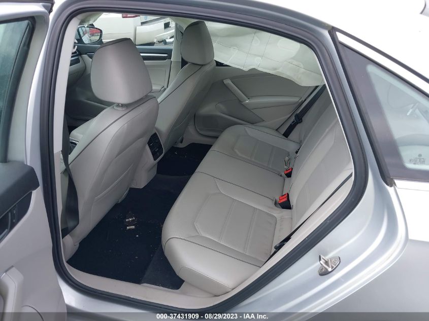 2016 VOLKSWAGEN PASSAT SE - 1VWBT7A33GC011324
