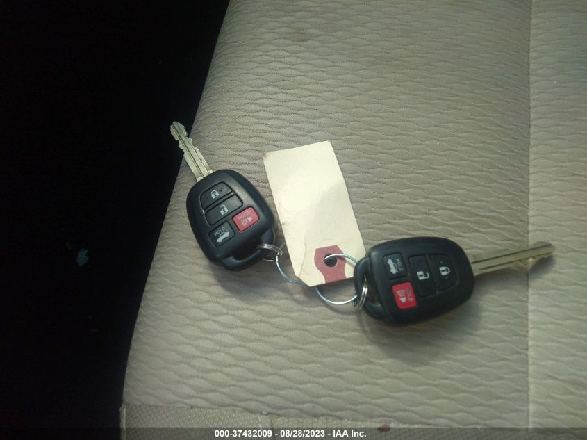 2016 TOYOTA COROLLA LE - 2T1BURHE6GC490736