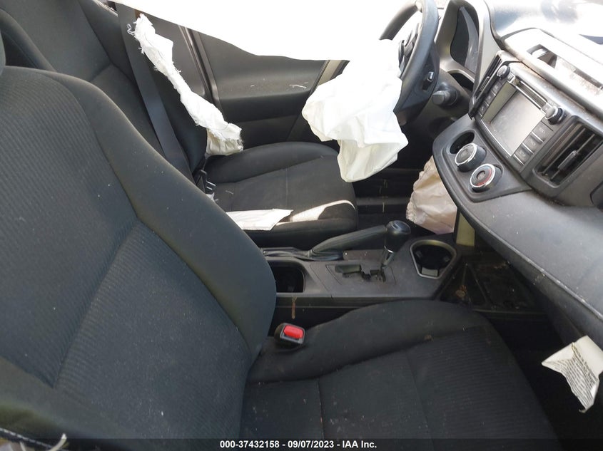 VIN 2T3ZFREV1JW504357 2018 TOYOTA RAV4 LE
