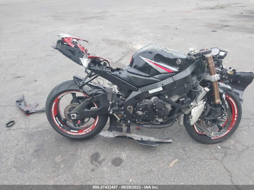 2005 SUZUKI GSX-R1000 - JS1GT76A152108891