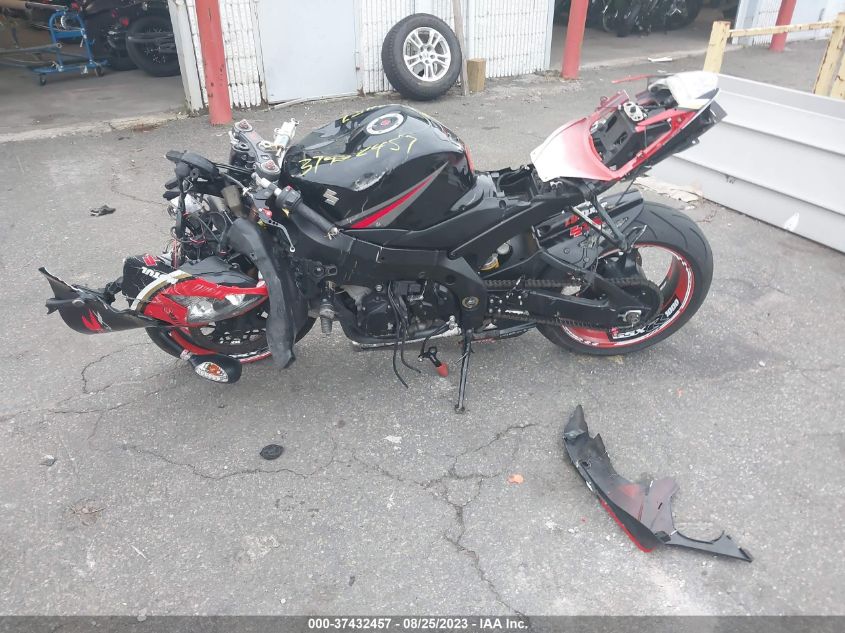 2005 SUZUKI GSX-R1000 - JS1GT76A152108891