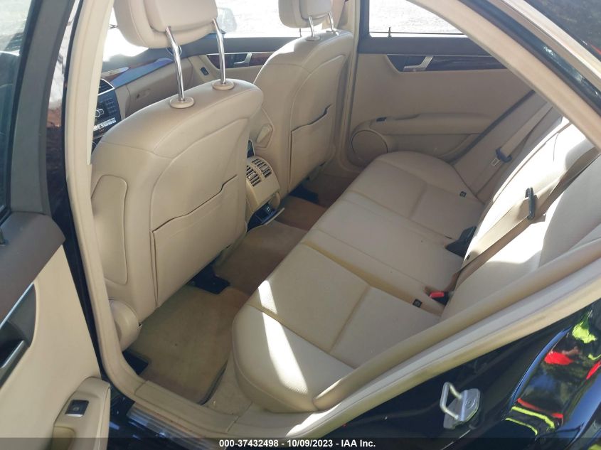 2013 MERCEDES-BENZ C 300 SPORT 4MATIC/LUXURY 4MATIC - WDDGF8AB8DR283685