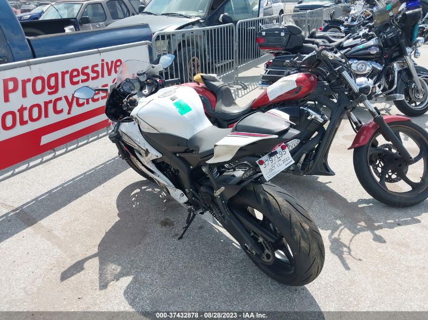 2019 YAMAHA YZFR6 C JYARJ28YXKA002342