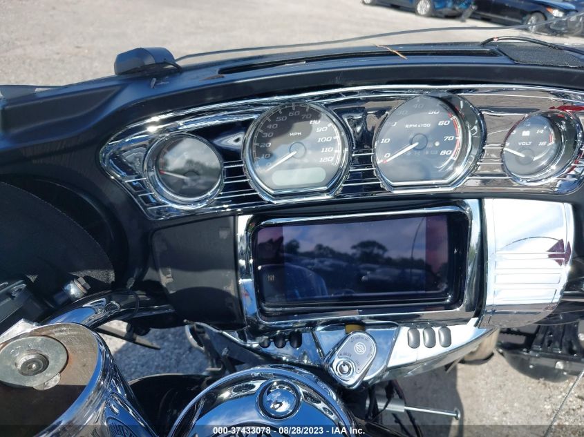 2020 HARLEY-DAVIDSON FLHTCUTG - 1HD1MAF13LB855538