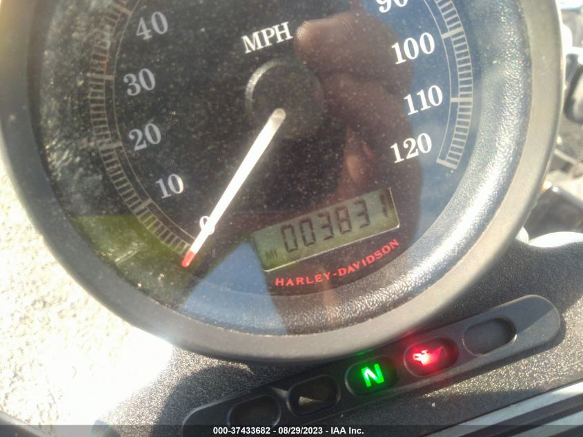 2010 HARLEY-DAVIDSON XL883 L - 1HD4CR21XAC401685
