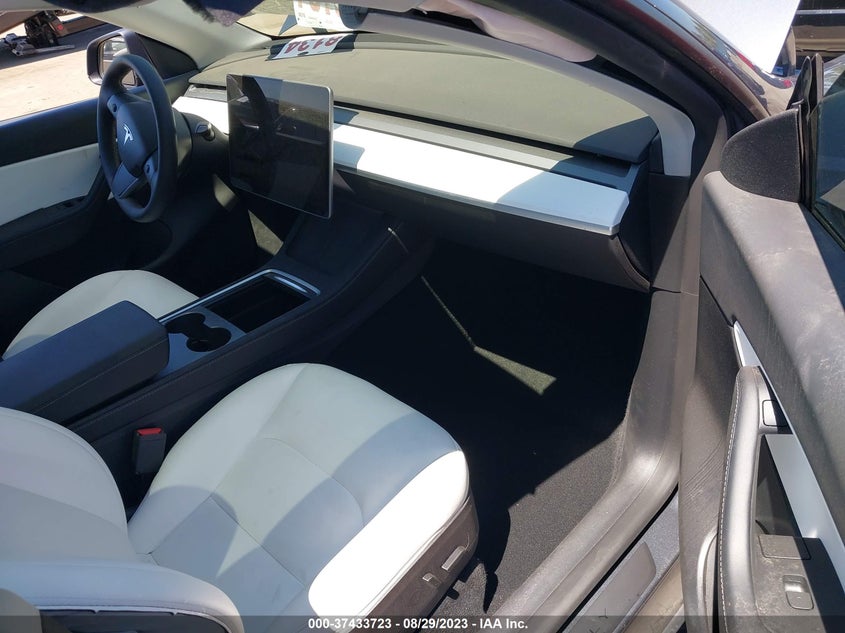 VIN 7SAYGDEF3NF439868 2022 TESLA MODEL Y