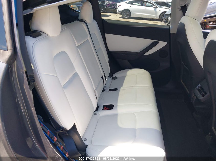 VIN 7SAYGDEF3NF439868 2022 TESLA MODEL Y