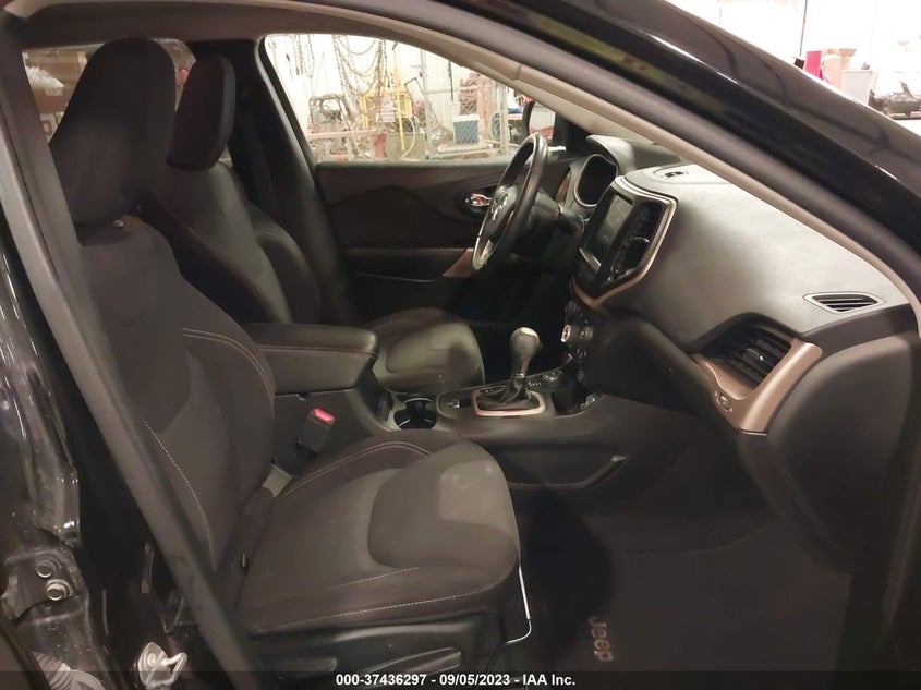 VIN 1C4PJMCBXHW655405 2017 JEEP CHEROKEE LATITUDE