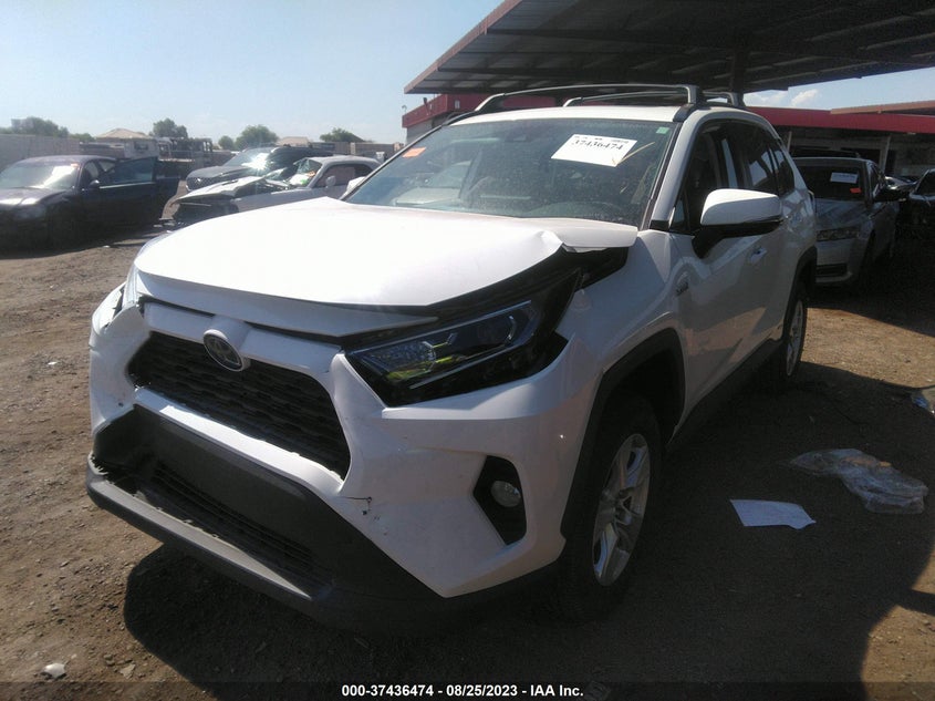 VIN 4T3RWRFV9MU015952 2021 TOYOTA RAV4 XLE