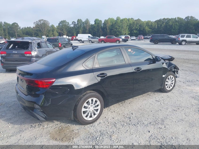 VIN 3KPF24AD1PE566067 2023 KIA FORTE LX