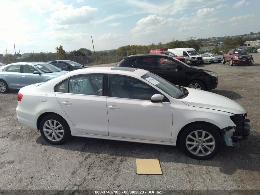 2013 VOLKSWAGEN JETTA SEDAN SE - 3VWDP7AJ4DM394220